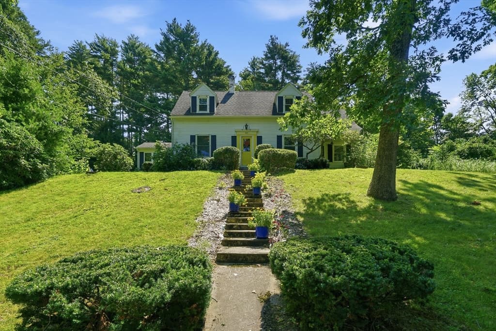 3057 Palmer St, Palmer MA 01069 photo 2
