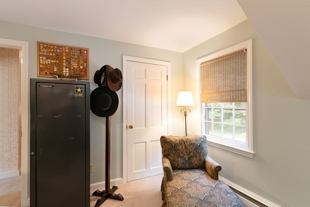 Single Family Residence at 32 Mcgregory Rd, Sturbridge MA 01566, Sturbridge, photo 32 of 42