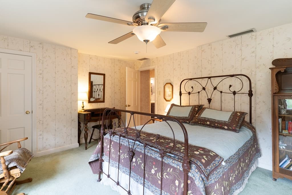 Single Family Residence at 32 Mcgregory Rd, Sturbridge MA 01566, Sturbridge, photo 29 of 42