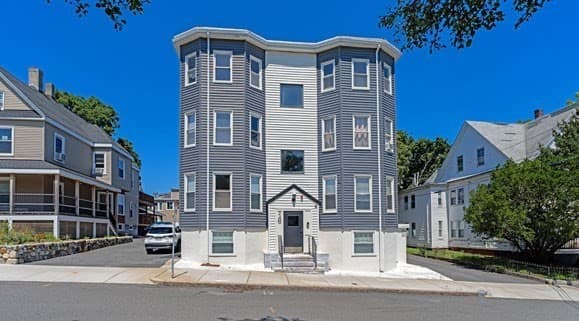 18 Fitzhenry Square, Revere MA 02151 photo 5