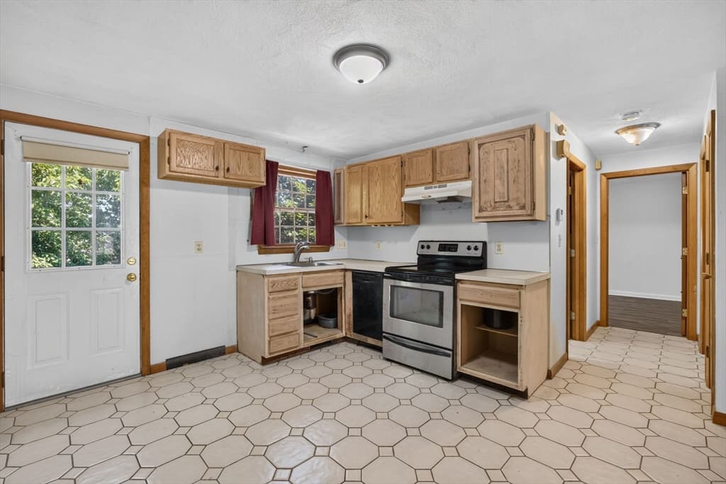 39 Mountain Ave, Saugus MA 01906 photo 7