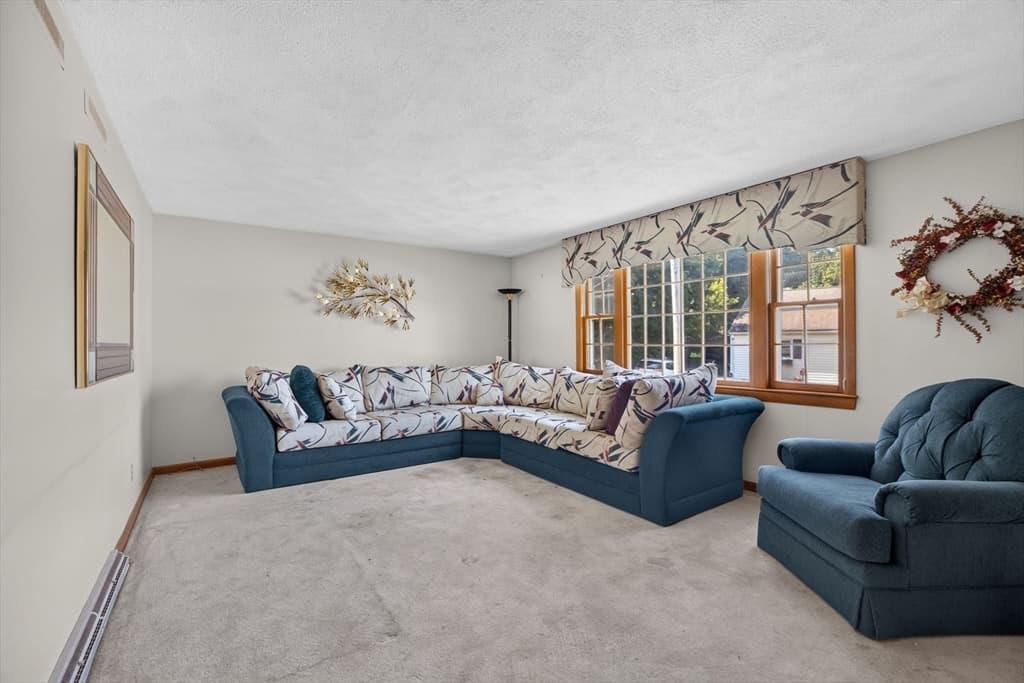 39 Mountain Ave, Saugus MA 01906 photo 5
