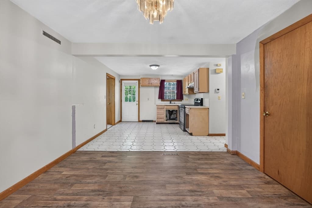 39 Mountain Ave, Saugus MA 01906 photo 11