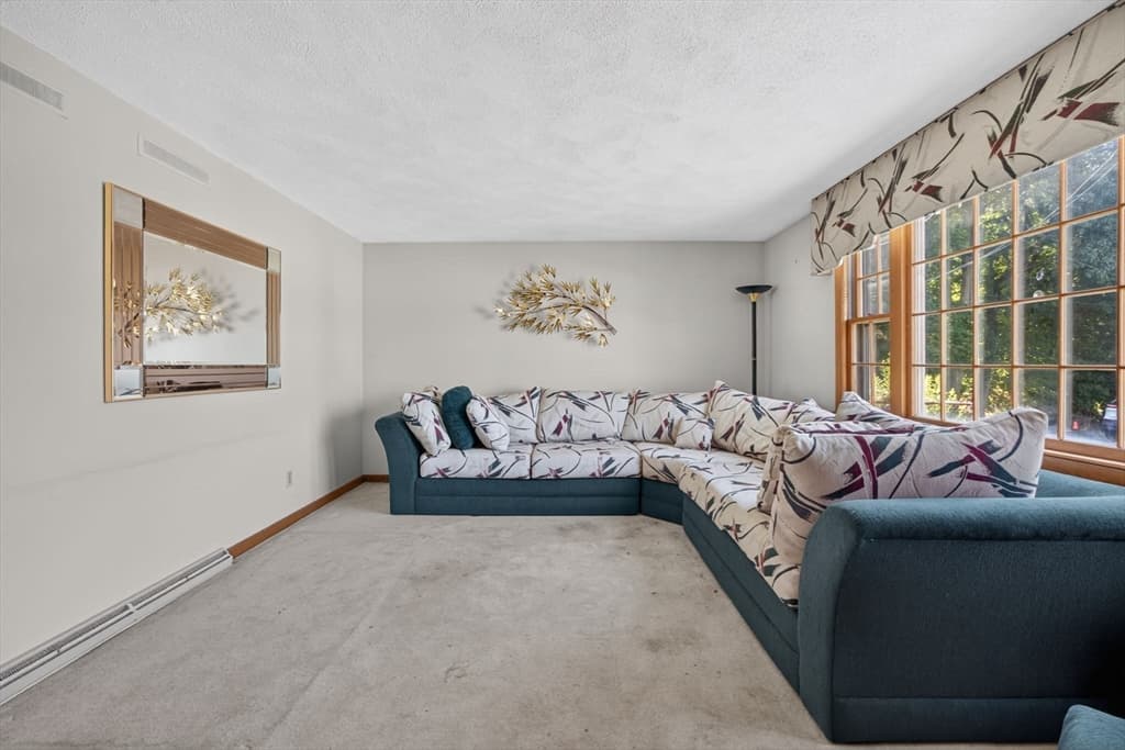 39 Mountain Ave, Saugus MA 01906 photo 4
