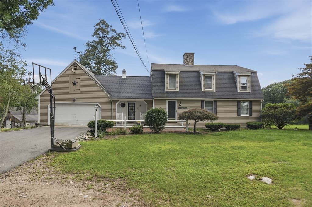 251 Mendon Street, Blackstone MA 01504 photo 2