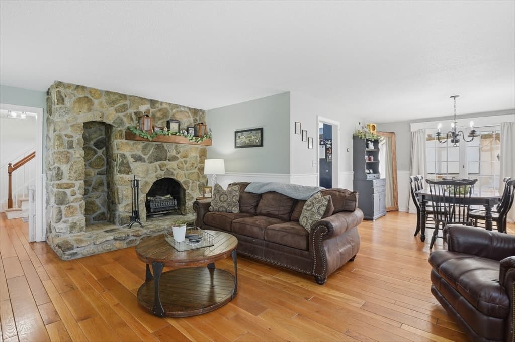 251 Mendon Street, Blackstone MA 01504 photo 4