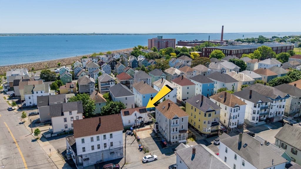10 Ashley St, New Bedford MA 02744 photo 2