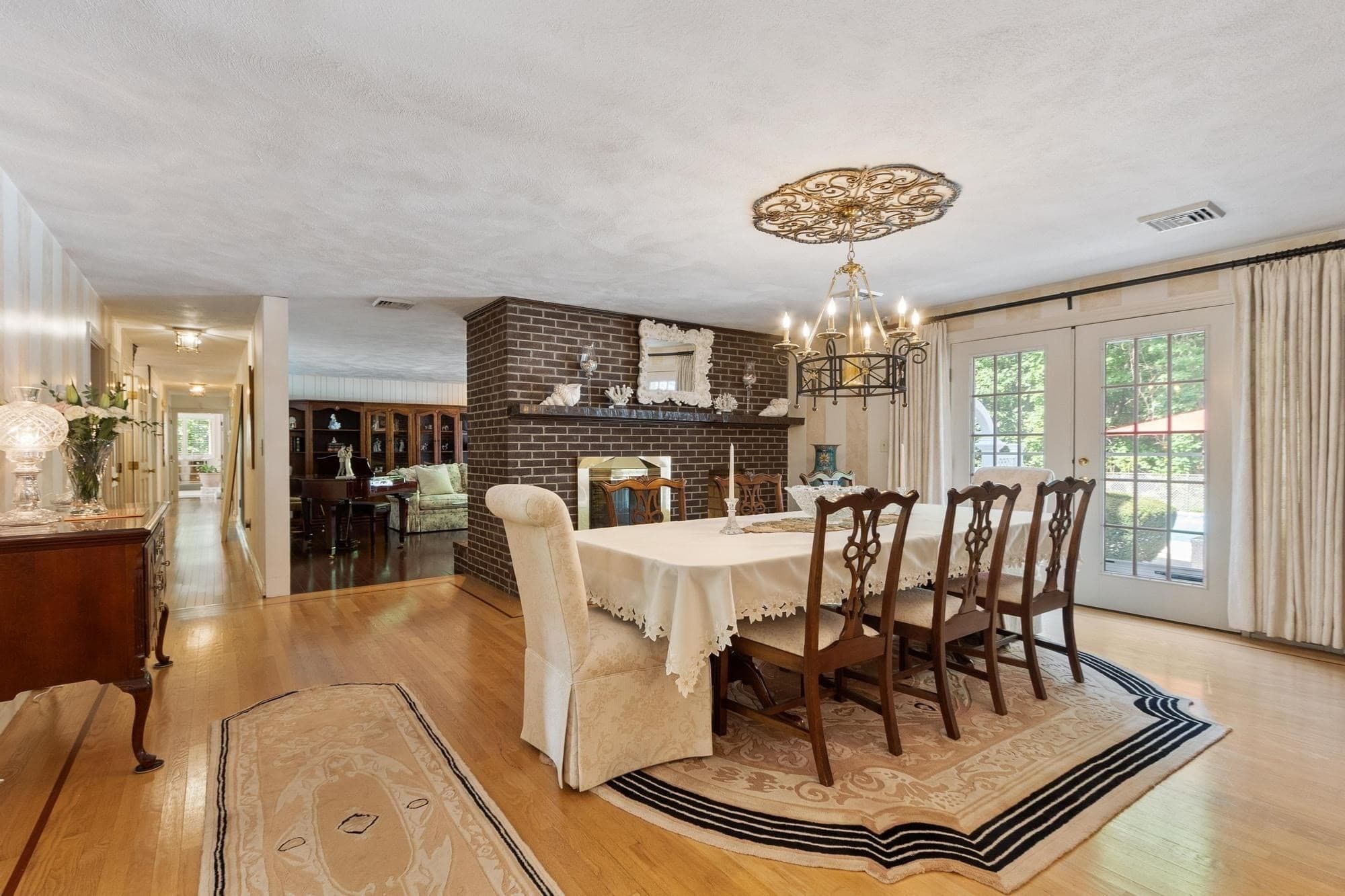 Single Family Residence at 905 West St, Leominster MA 01453, photo 8 of 40
