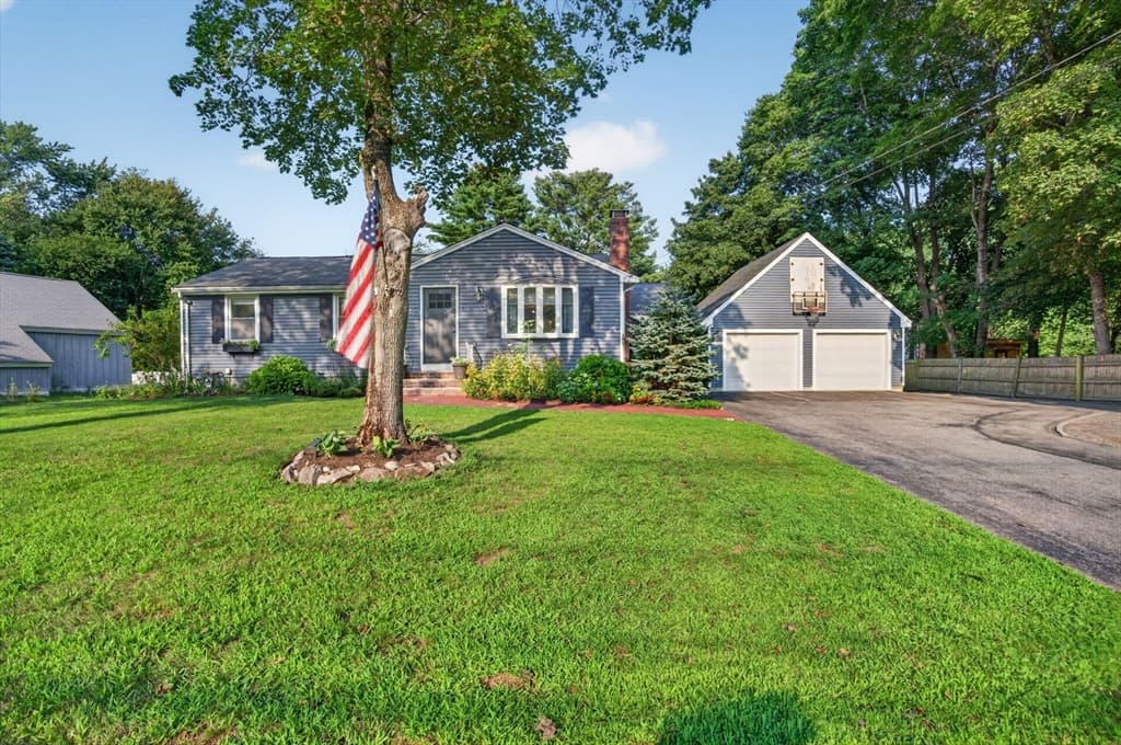 11 Haverhill Rd, Topsfield MA 01983