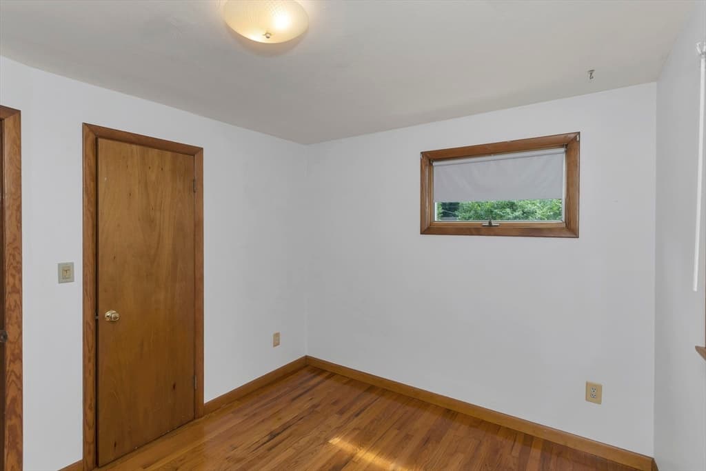 293 N Loomis St, Southwick MA 01077 photo 23