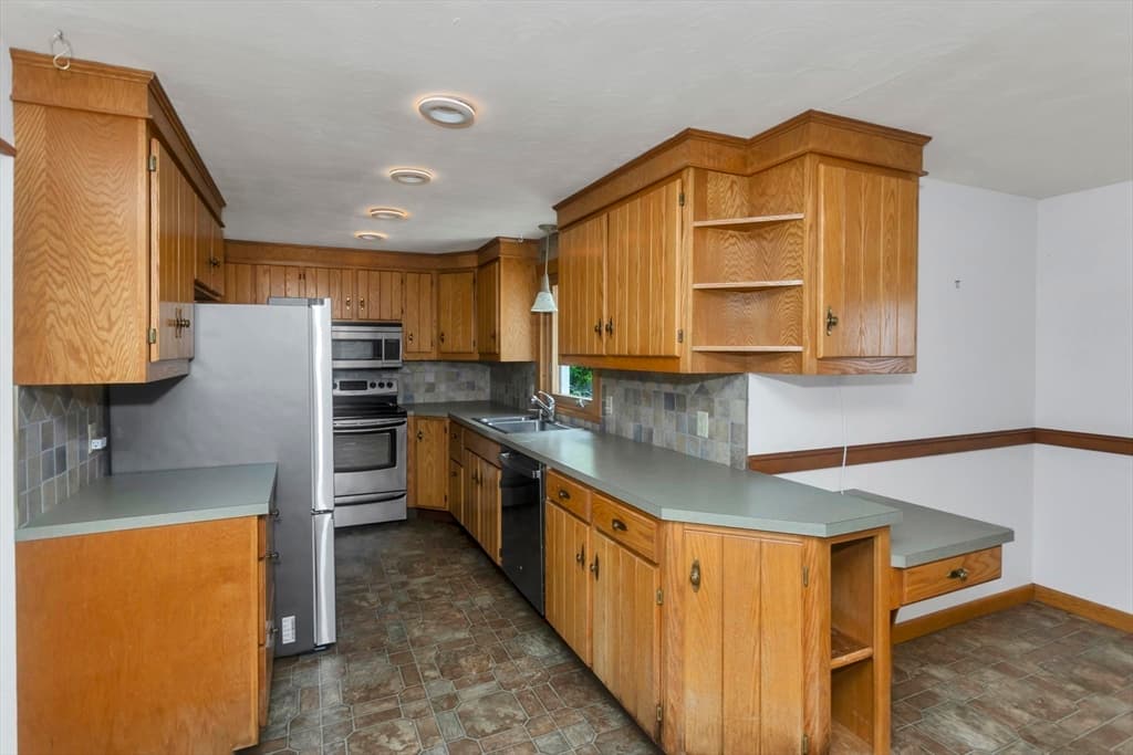 293 N Loomis St, Southwick MA 01077 photo 13