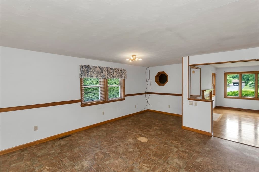 293 N Loomis St, Southwick MA 01077 photo 16