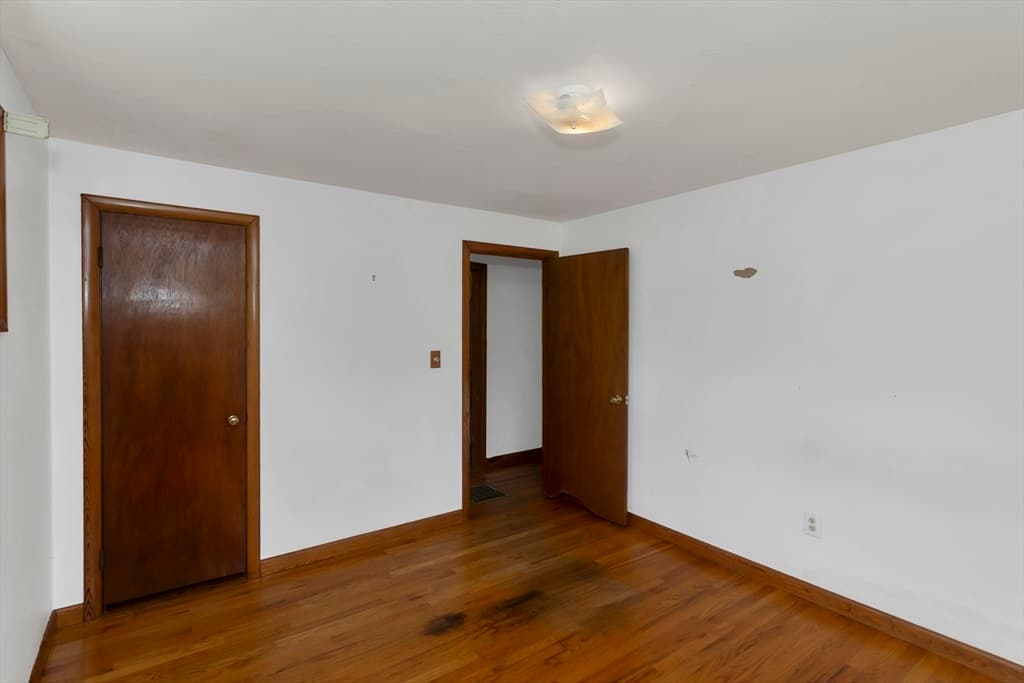 293 N Loomis St, Southwick MA 01077 photo 26