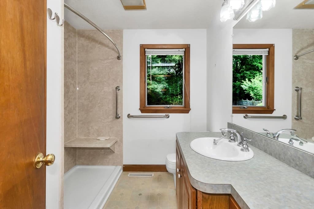 293 N Loomis St, Southwick MA 01077 photo 22
