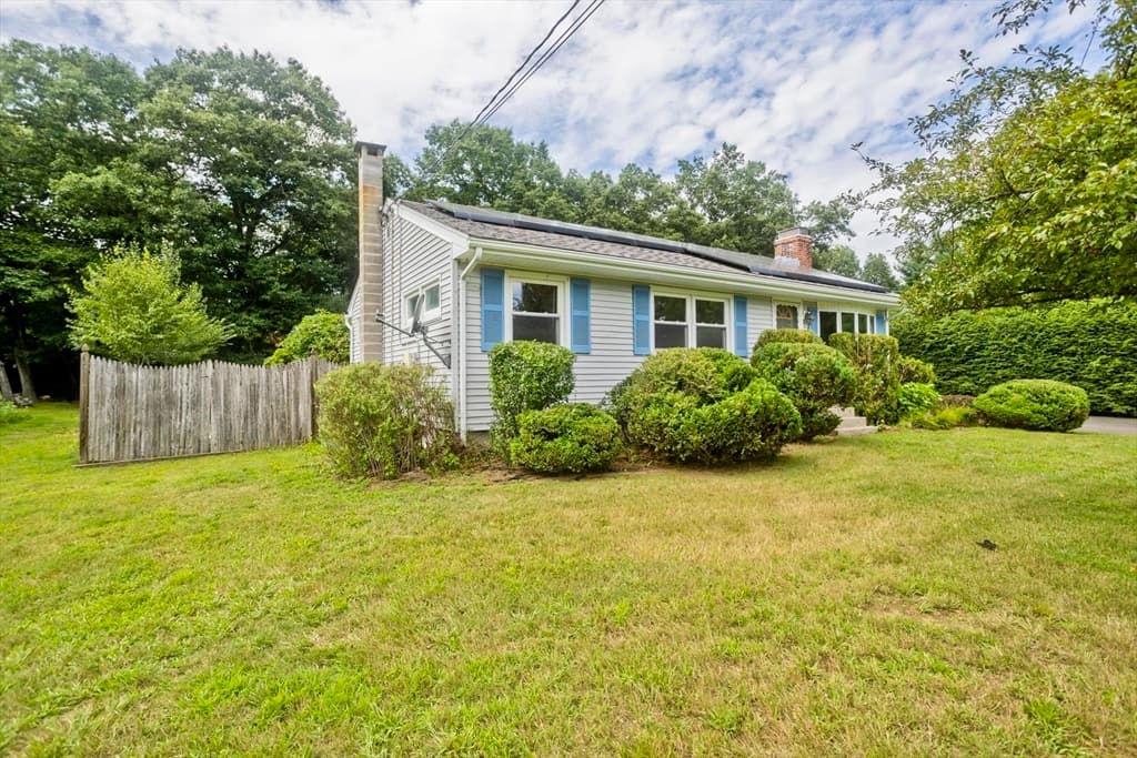 293 N Loomis St, Southwick MA 01077 photo 3