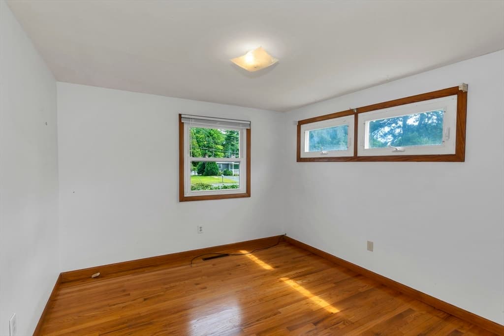 293 N Loomis St, Southwick MA 01077 photo 28