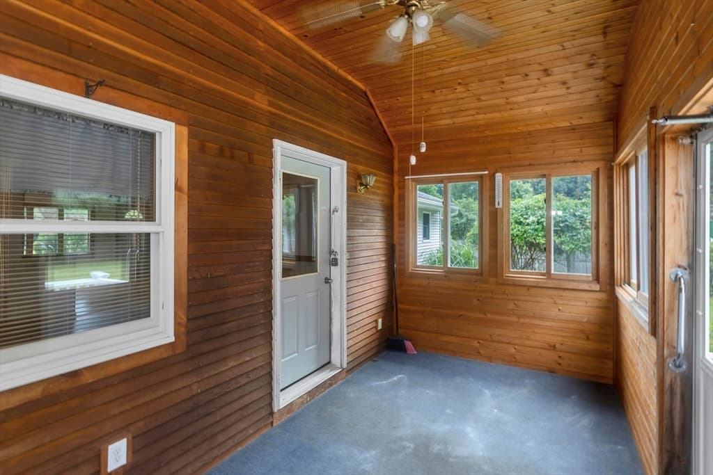 293 N Loomis St, Southwick MA 01077 photo 34