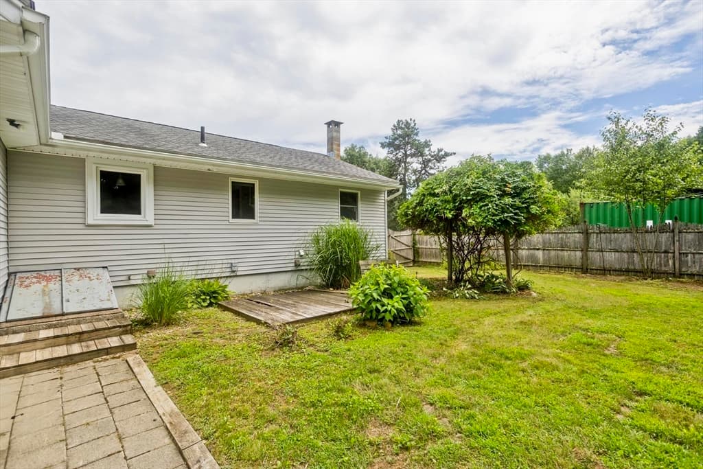 293 N Loomis St, Southwick MA 01077 photo 38