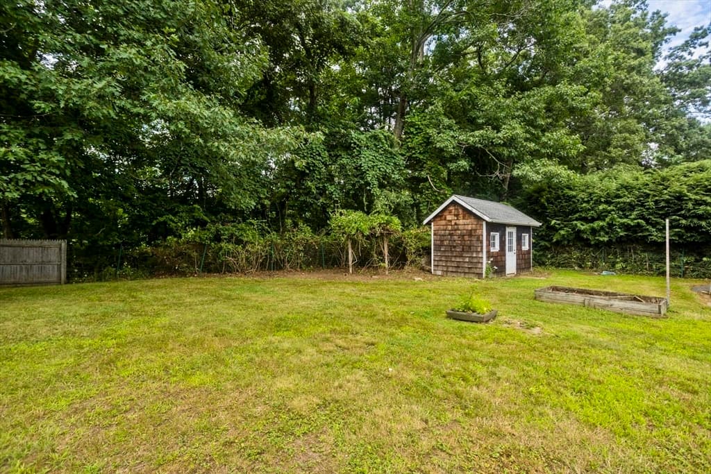 293 N Loomis St, Southwick MA 01077 photo 37