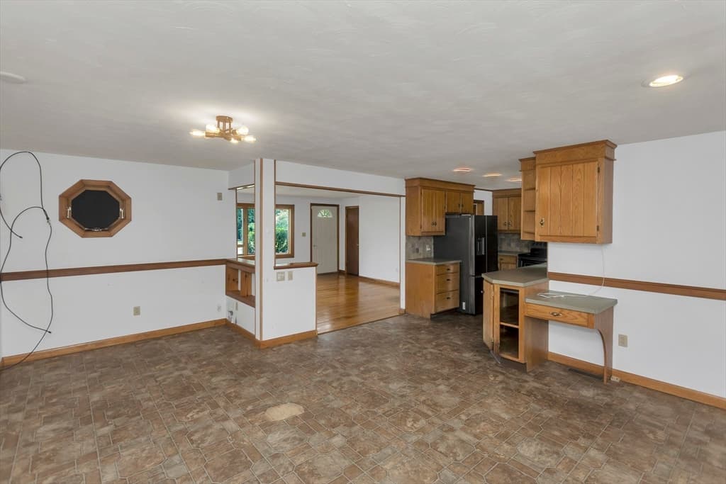 293 N Loomis St, Southwick MA 01077 photo 19