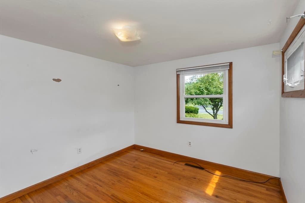 293 N Loomis St, Southwick MA 01077 photo 25
