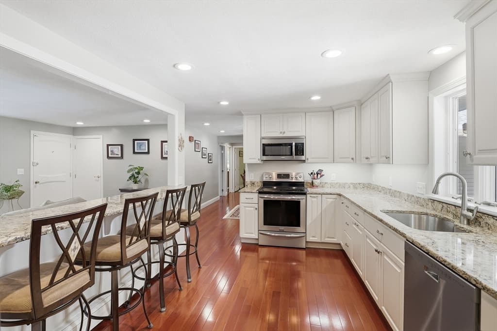 Single Family Residence at 17 Hickory Lane, Framingham MA 01701, Framingham, photo 12 of 42