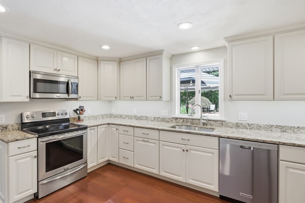 Single Family Residence at 17 Hickory Lane, Framingham MA 01701, Framingham, photo 9 of 42