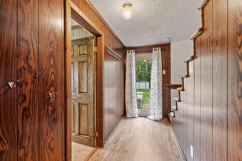 164 Coleman St, Gardner MA 01440 photo 16