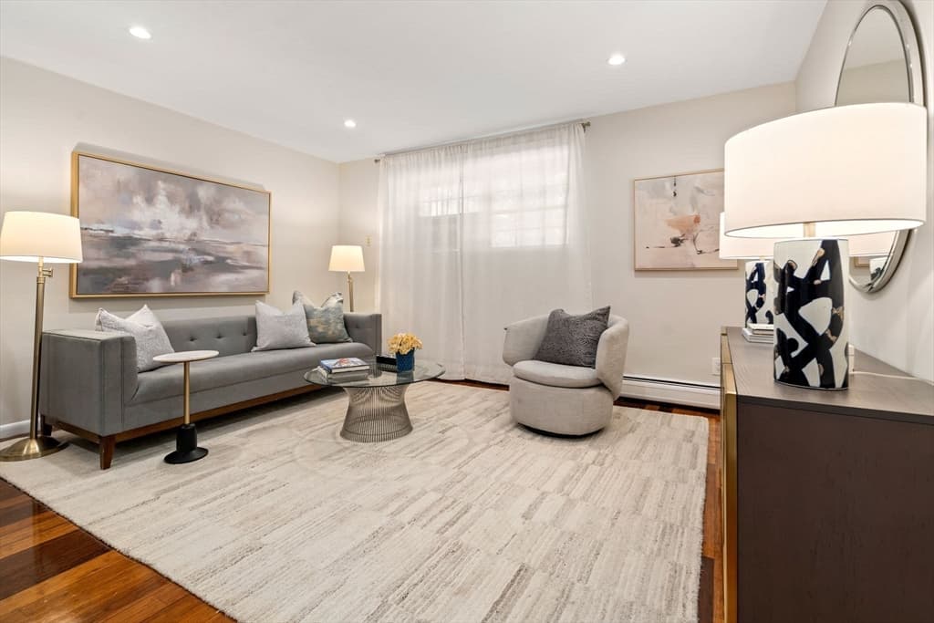 804 Centre Street # 8, Boston MA 02130