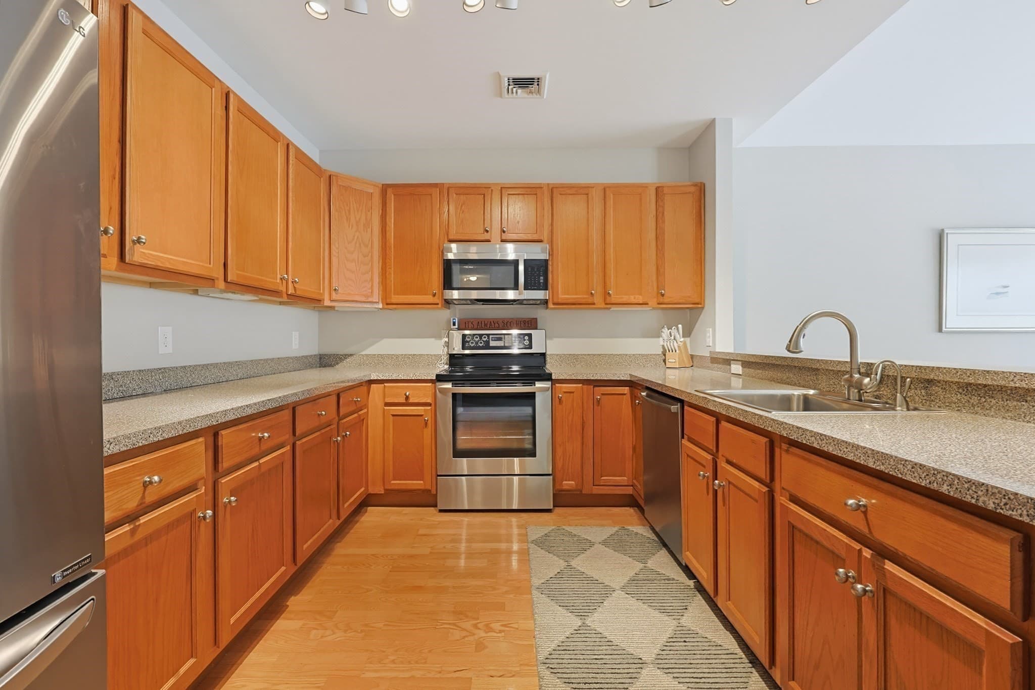 Condominium at 631 East Street # C202, Mansfield MA 02048, Mansfield, photo 11 of 35