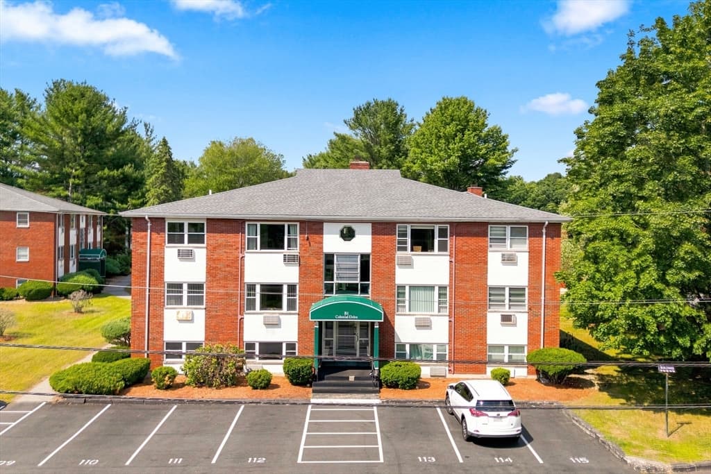 1 Colonial Dr # 8, Andover MA 01810