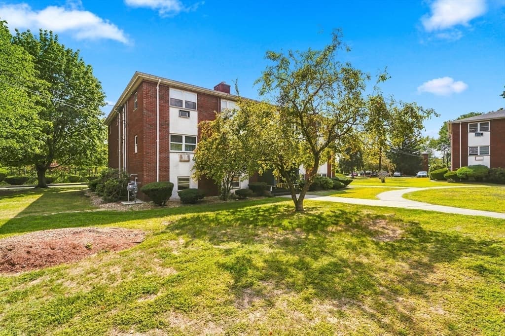 Condominium at 1 Colonial Dr # 8, Andover MA 01810, Andover, photo 25 of 32
