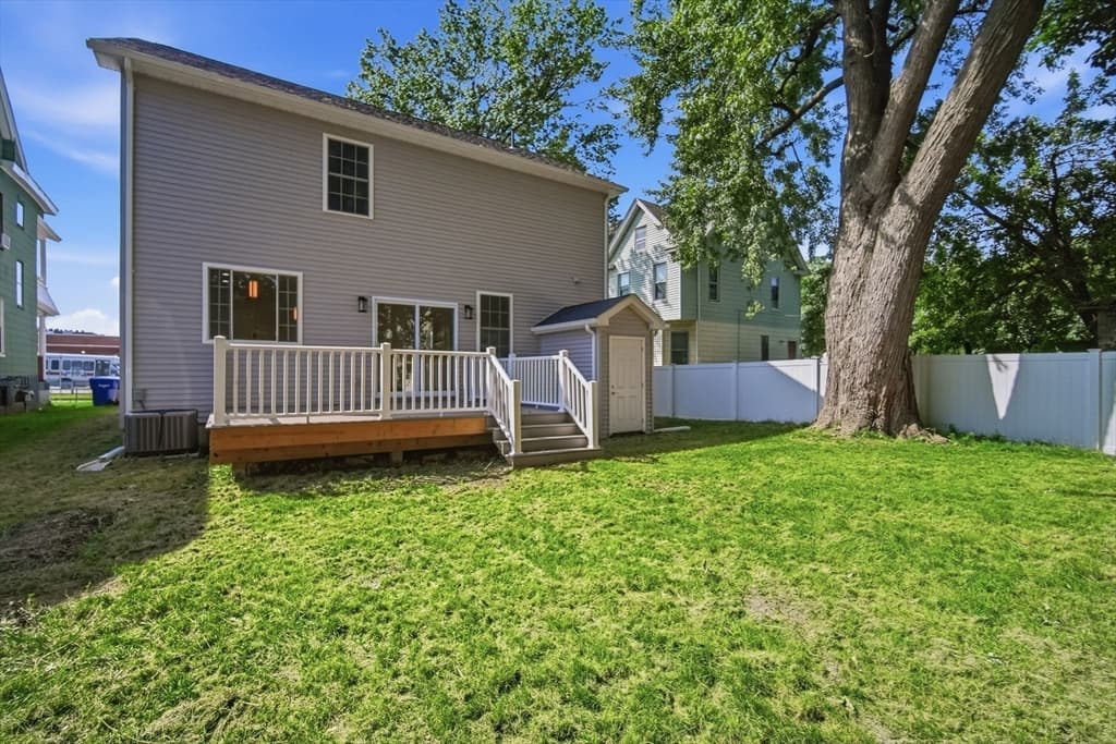 24 Medford St, Springfield MA 01107 photo 32
