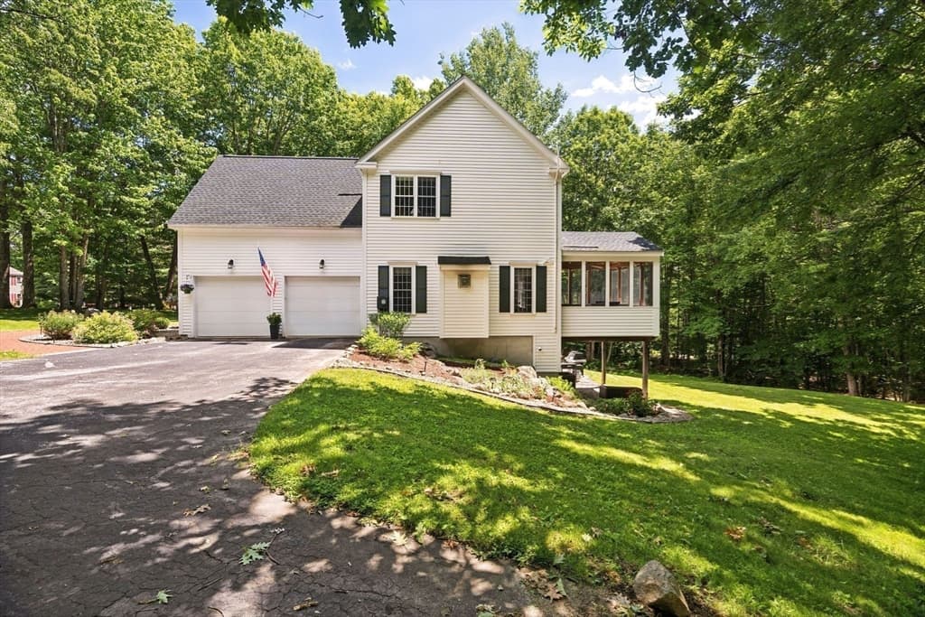 14 Whittier Drive, Bedford NH 03304 photo 5