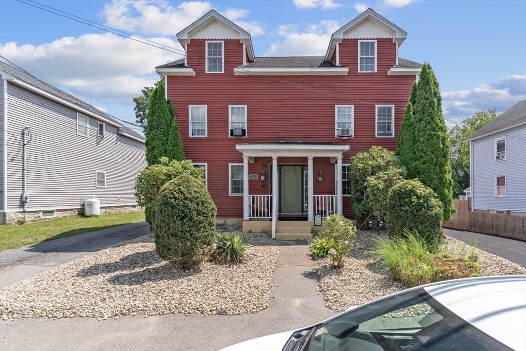 122 Winthrop St, Taunton MA 02780