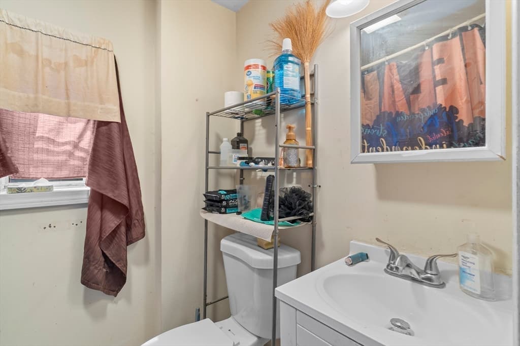122 Winthrop St, Taunton MA 02780 photo 31
