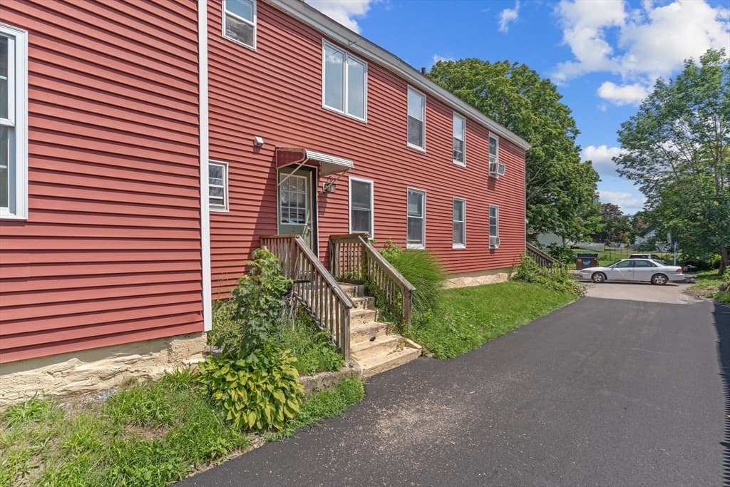 122 Winthrop St, Taunton MA 02780 photo 4