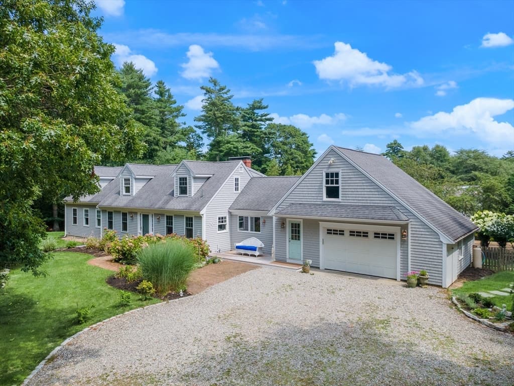 19 Register Rd, Marion MA 02738