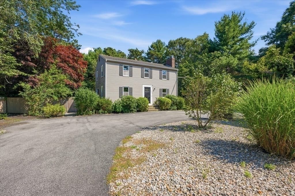 106 Bourne Rd, Plymouth MA 02360 photo 3