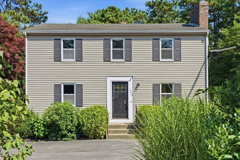 106 Bourne Rd, Plymouth MA 02360