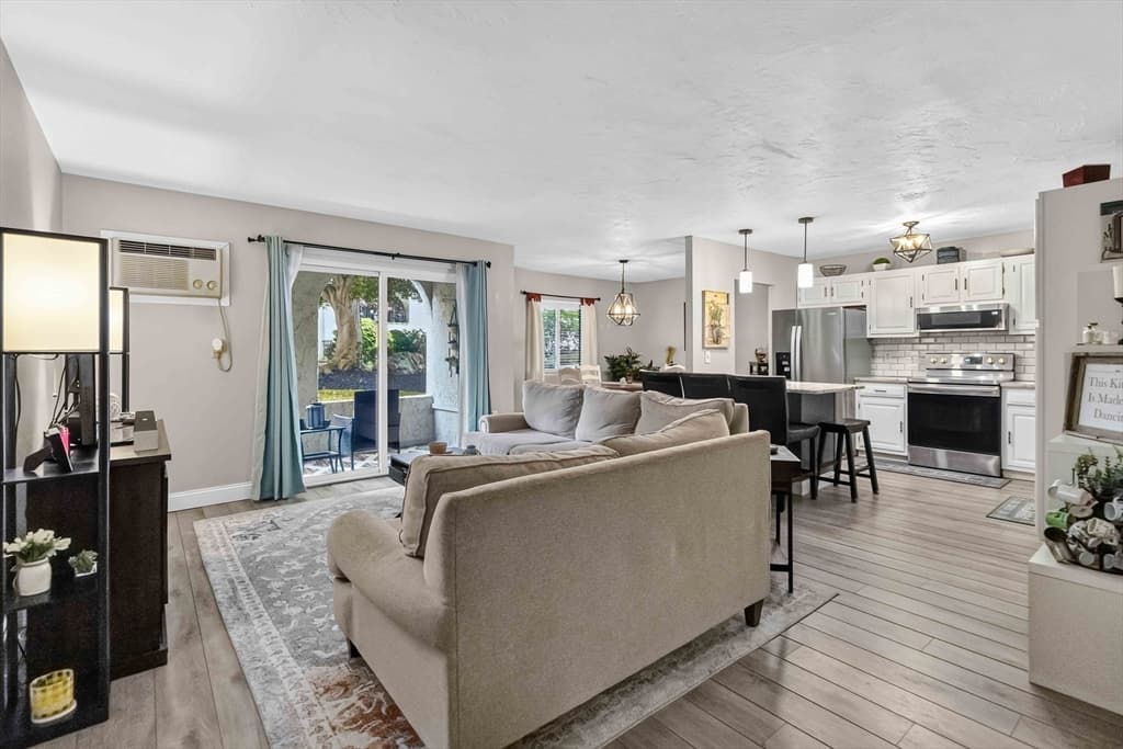 210 Fellsview Terrace # 212, Stoneham MA 02180 photo 6