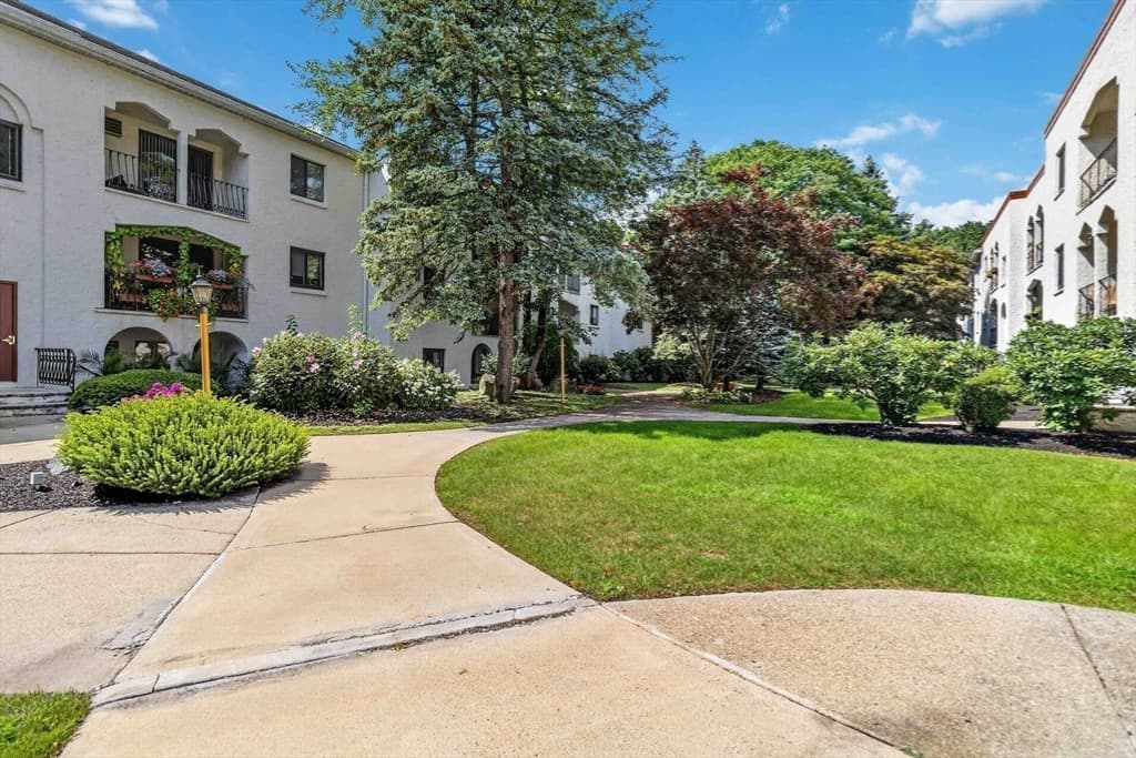 210 Fellsview Terrace # 212, Stoneham MA 02180 photo 16