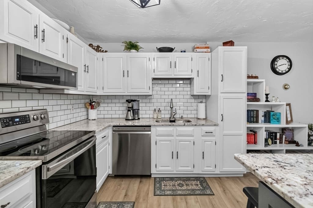 210 Fellsview Terrace # 212, Stoneham MA 02180 photo 4