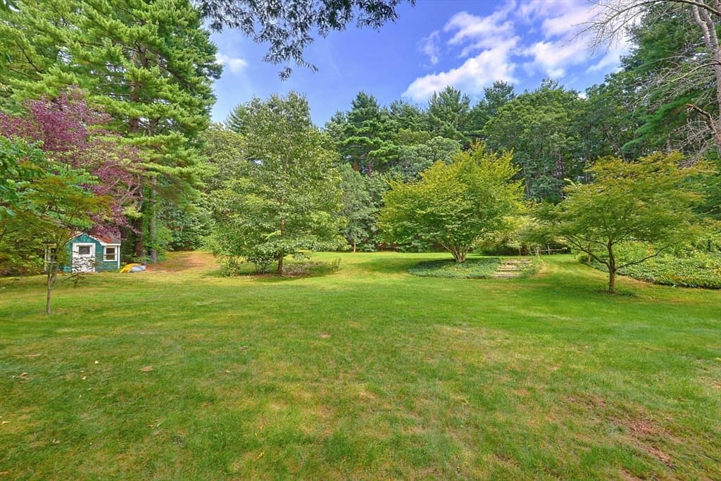 157 Taunton St, Wrentham MA 02093 photo 3
