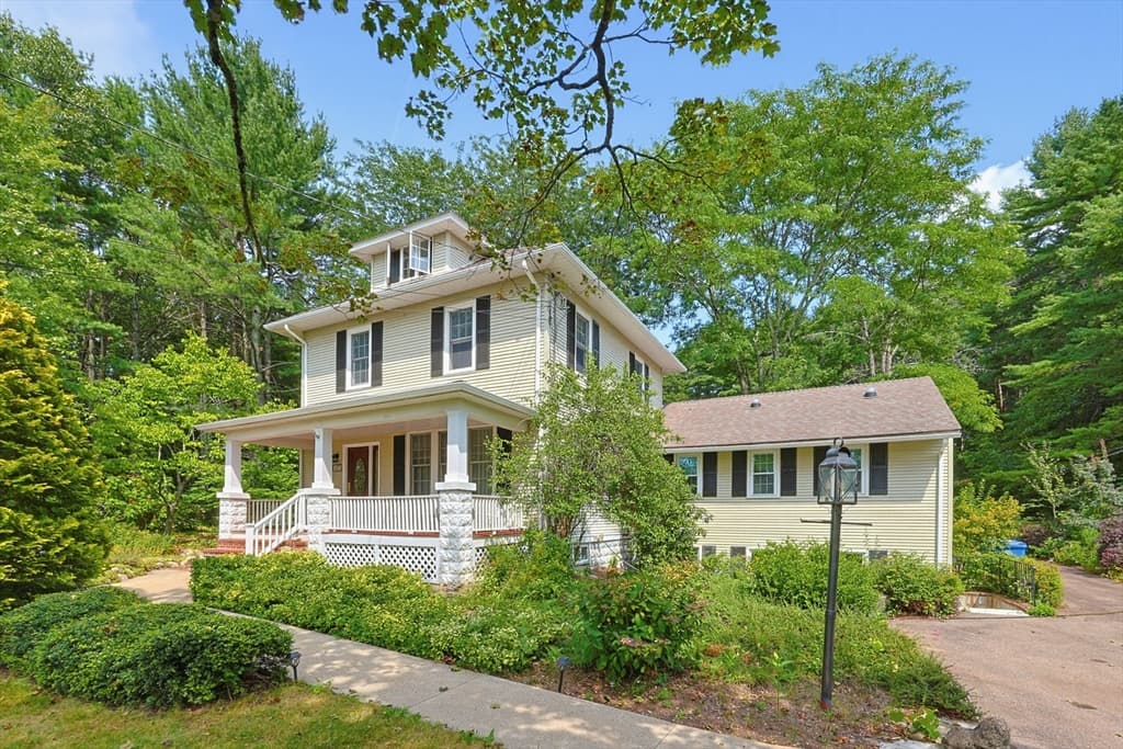 157 Taunton St, Wrentham MA 02093