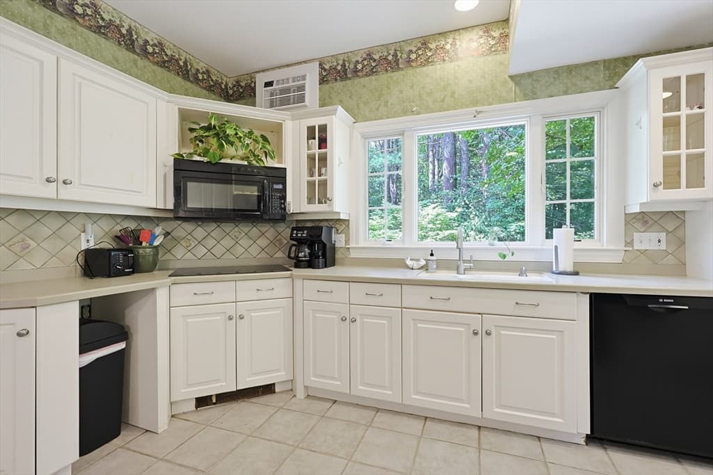 157 Taunton St, Wrentham MA 02093 photo 11