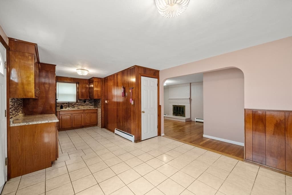 33 Cross St, Brockton MA 02301 photo 2
