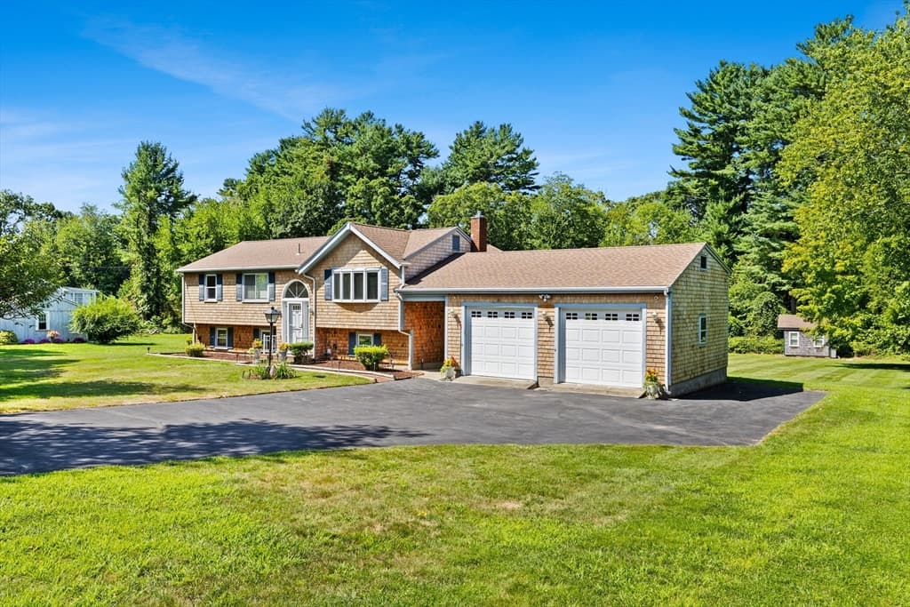 360 W Washington St, Hanson MA 02341 photo 3