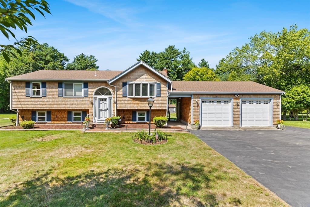 360 W Washington St, Hanson MA 02341