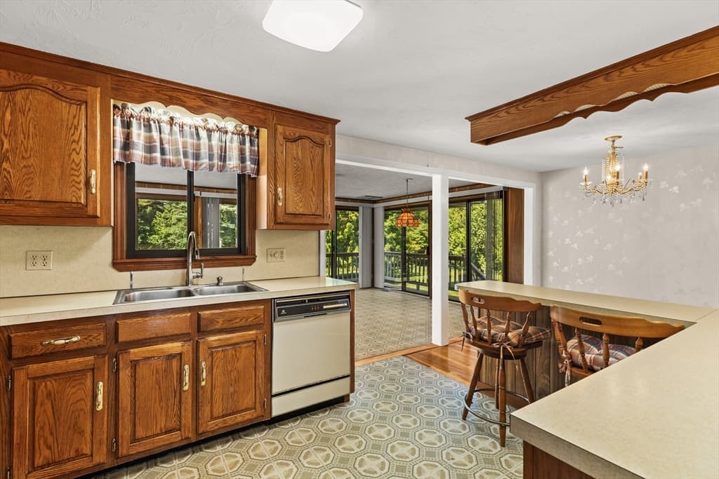 360 W Washington St, Hanson MA 02341 photo 14